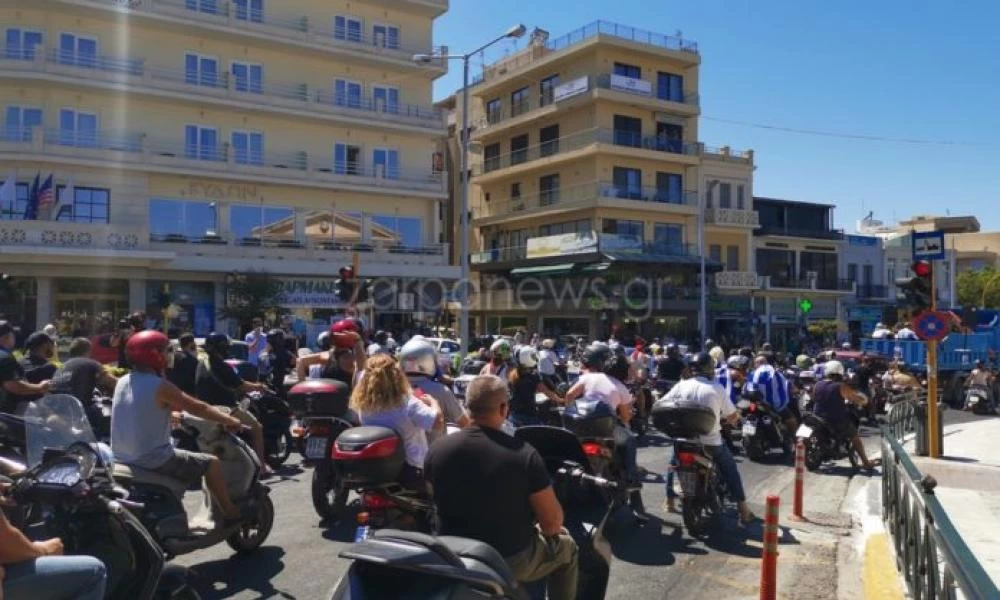 Διαμαρτύρονται για τα μέτρα του κορονοϊού στα Χανιά: Μηχανοκίνητη πορεία